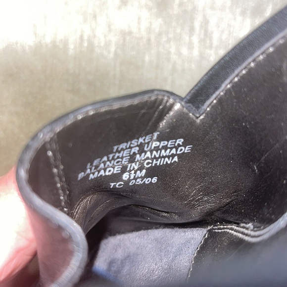 Liz Claiborne Flex “Trisket” Leather Mules Slide, Slip On Flat Shoes Size 6.5 - Picture 7 of 8